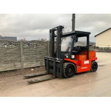 Навантажувач Linde E60